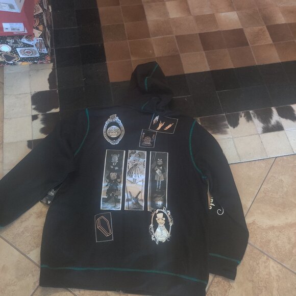 Her Universe Haunted Mansion glow in the dark  sweatshirt size 2x New UNISEX - Picture 5 of 6